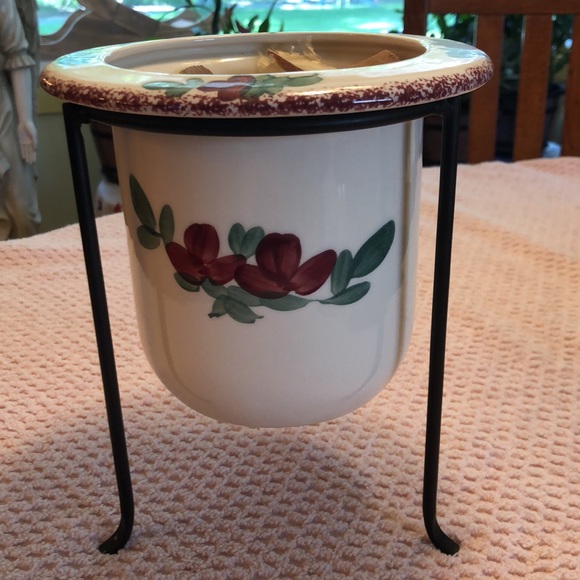 Levine Gifts Ceramic Pot Planter Bowl Sunnyvale Flowers Heart w/stand 8.25x7.25” - Picture 2 of 4